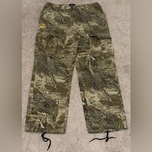 Realtree Men’s Max-1 XT Camouflage Cargo Pants Size Medium Measured 34x32